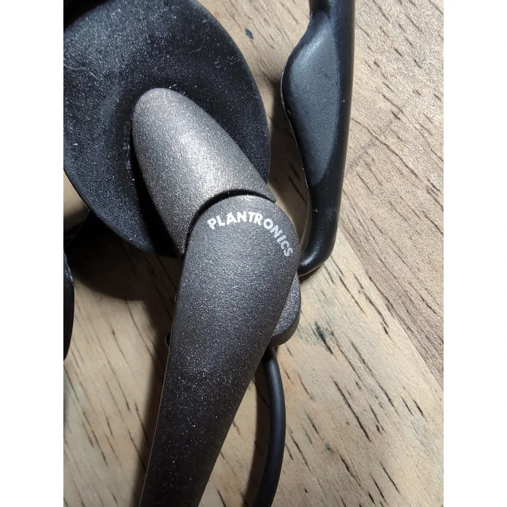 Pair Of Cordless Landline Headset Mics And Earpiece Plantronics‎ And Cv